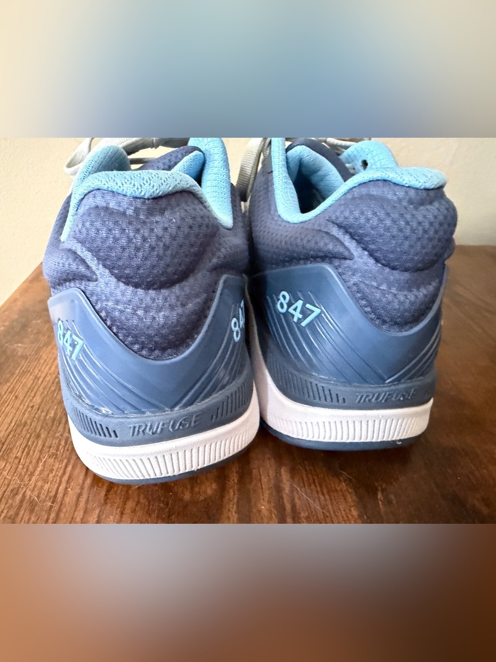New Balance 847 Light Blue Women's Running Sneakers Size 9 - Picture 3 of 8